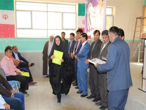 تجلیل از دانش آموزان مدال آور و مربیان ورزشی چرام بر اثر فشار رسانه/تجلیلی به اجبار و تبلیغاتی+تصاویر