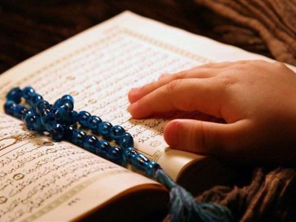همه زندگی ام را مدیون قرآنم/ تمسک به قرآن و اهل بیت راه نجات از مشکلات اجتماعی