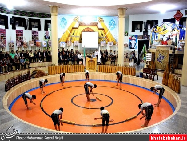 نکوداشت هنرمندان و معماران کویر برگزارشد/ همایشی برای احیای هویت گمشده شهر + تصاویر