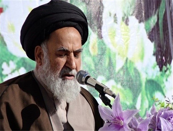 چیزی از شعار حمایت از کالای ایرانی در استان به چشم نمی خورد/مسئولان به جای خط و خط بازی به فکر احداث کارخانه در استان باشند