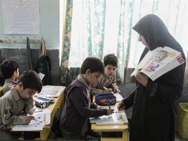 اضافه کار معوق کارکنان اداری آموزش و پرورش دلفان پرداخت شد