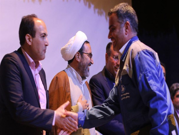 کارگران نمونه شهرستان بردسکن تجلیل شدند