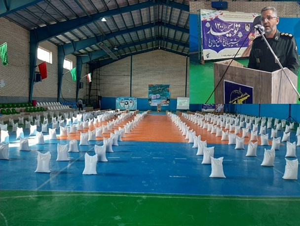 رزمایش کمک مومنانه با توزیع ۲۶۰ بسته معیشتی در بانه برگزار شد