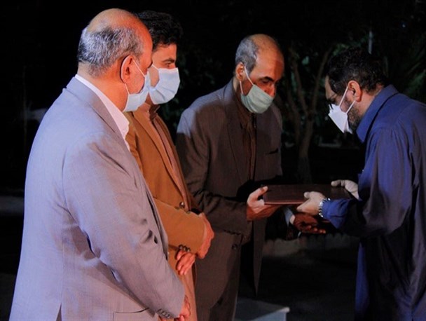 برپایی آیین اختتامیه جشنواره ملی شعر پیام آور وحدت/برگزیدگان کشوری در زاهدان تقدیر شدند