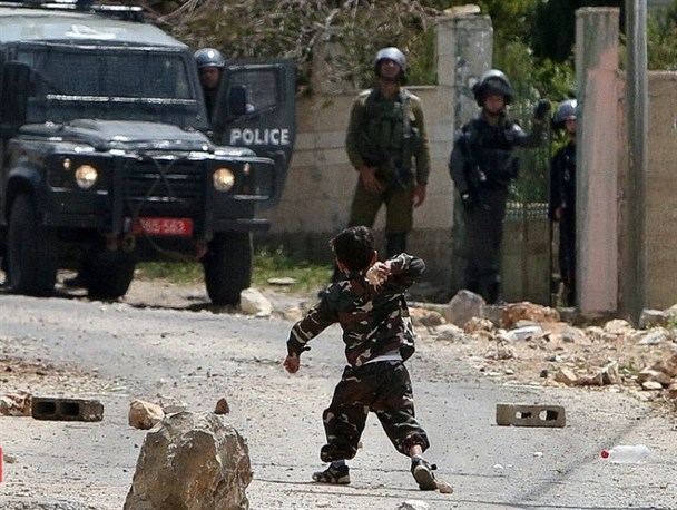 نامگذاری روز قدس،تاریخی ترین راهبرد امام(ره)/فلسطین همچنان زنده و در وسط میدان است