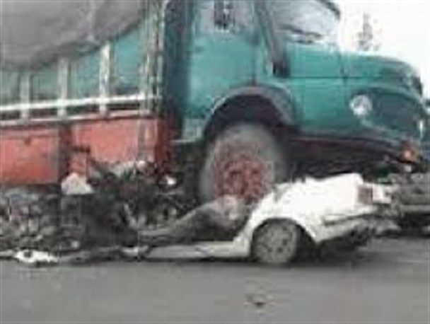 برخورد کامیون با خودروی سواری جان دو نفر را گرفت