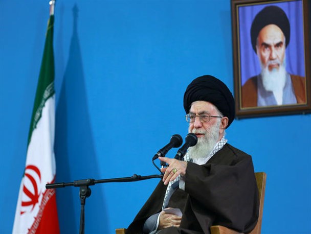 رهبر انقلاب، چراغ راه دلدادگان مکتب امام خمینی است