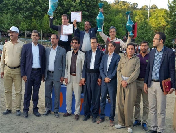 کسب مقام سوم تیم استان همدان در جشنواره بین‌المللی بازی‌های بومی و محلی+ عکس