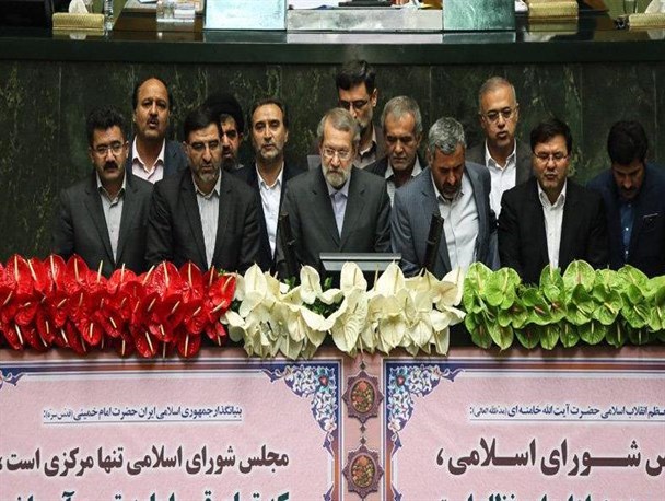 بیگی: با چشمان گریان به لاریجانی رای می دهم!/ فرهنگی: مجلس دهم از عدم انسجام رنج می برد
