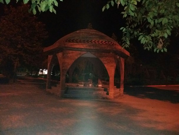 کاش روشنایی را به تاریکی پاسخ نمی‌گفتیم