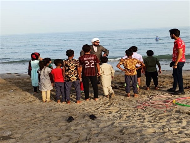 فصل تازه‌ای از خدمت‌رسانی به کودکان کار/ وقتی گروه‌های جهادی با شعار «مسجد سنگر هر محله است» وارد میدان می‌شوند