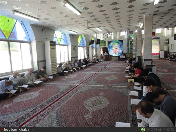 طرح قرائت دسته جمعی قرآن کریم در جوار آستان مقدس امام زاده حسن (ع) خمام/ گزارش تصویری