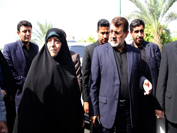 حضور"معصومه ابتکار"در مراسم تشییع دو شهید محیط بان هرمزگانی