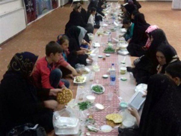 برپایی سفره آسمانی در دانشگاه پیام نور اردبیل/ عکس