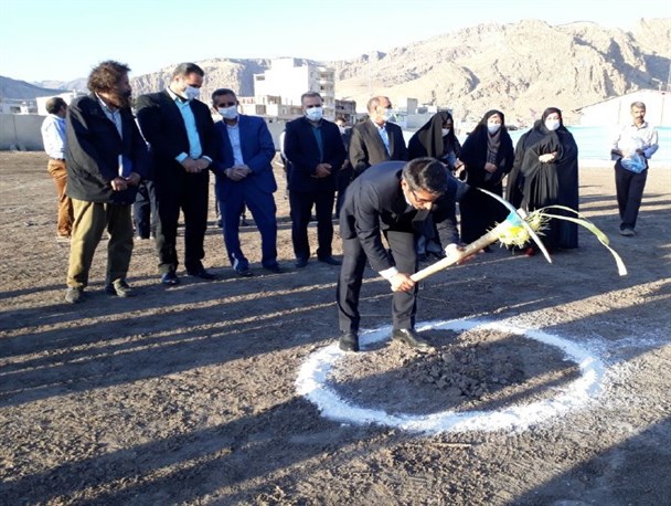 دو پروژه شهری شهرداری خرم‌آباد کلنگ زنی شد