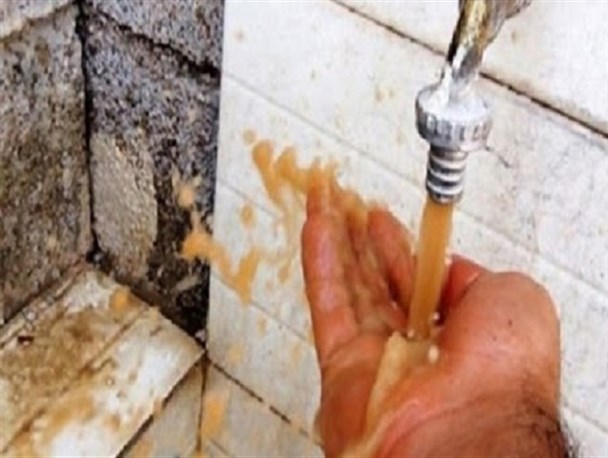 گلایه مردم هیرمند از نبود آب شرب سالم/ خرابی پمپ یا حجم آب مُرده در چاه نیمه ها، کدام یک معضل اصلی است