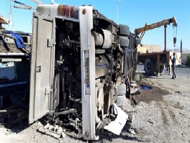 اطلاعیه پلیس درباره دلیل واژگونی اتوبوس خبرنگاران و سربازان