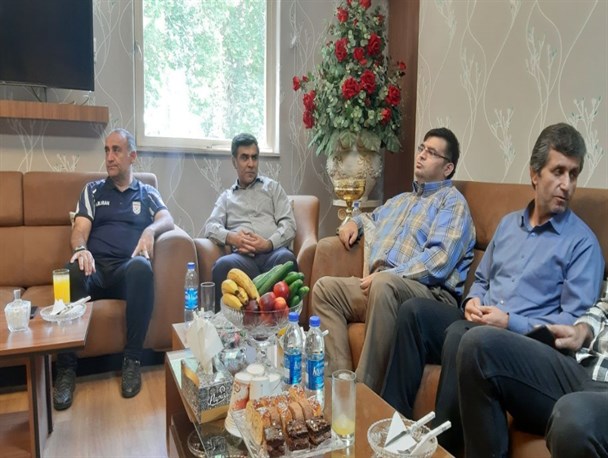 ملاقات رئیس اسبق فدراسیون و مربی تیم فوتبال نوجوانان با آقای سرپرست/ دیدار رضازاده و عبدی با انوشیروانی
