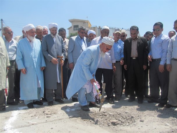کلنگ زنی مدرسه خیرساز 12 کلاسه در آق قلا + تصاویر