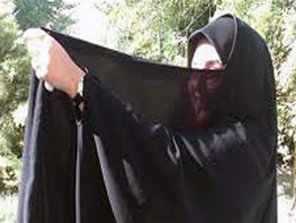 چادرهایی که تنها کارکردشان جواز ورود به بیمارستان است