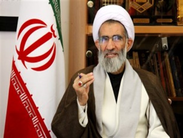 اگر جامعه بخواهد مدیران و انسان‌های موفق و وارسته داشته باشد باید نماز را در رأس تمام امور قرار دهد