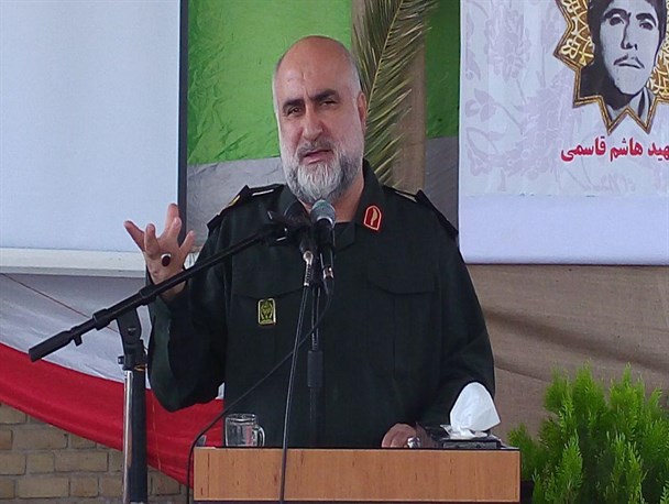 دلخوش به وعده و وعید آمریکا بودن نشان از بی بصیرتی است/ شهدای مدافع حرم دشمن شناس و زمان شناس بودند/ شهدا زیر بیرق رهبری بودند و بس