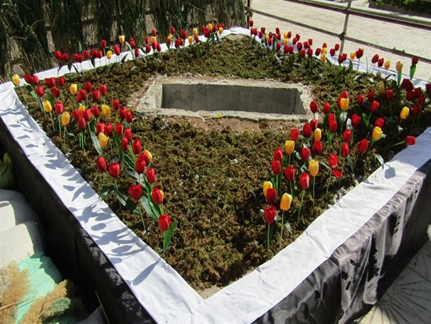 محل خاکسپاری شهید 20 ساله غواص عملیات والفجر 8 + تصاویر