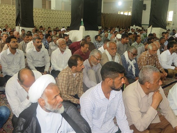 صف های فشرده نماز جمعه جلوه ای از انقلاب اسلامی است