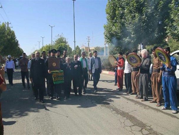 استقبال مردم ثلاث باباجانی از کاروان خدام آستان قدس رضوی(ع)