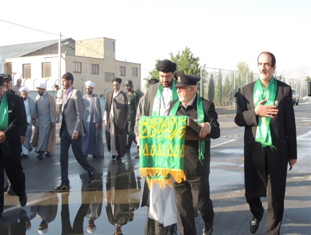 اهتزاز پرچم متبرک رضوی درسپاه حضرت قمربنی هاشم (ع)