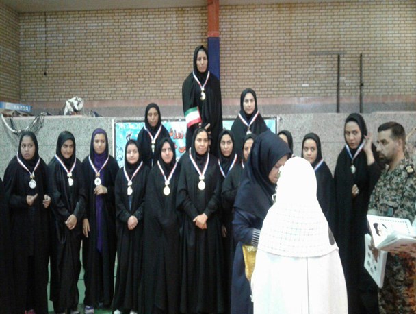 تیم هفت سنگ بانوان اردستان مقام اولل استان اصفهان را کسب کرد