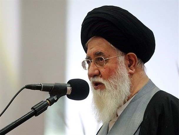 دشمن با فضاسازی به دنبال حذف روحانیون از صحنه مسائل اجتماعی است