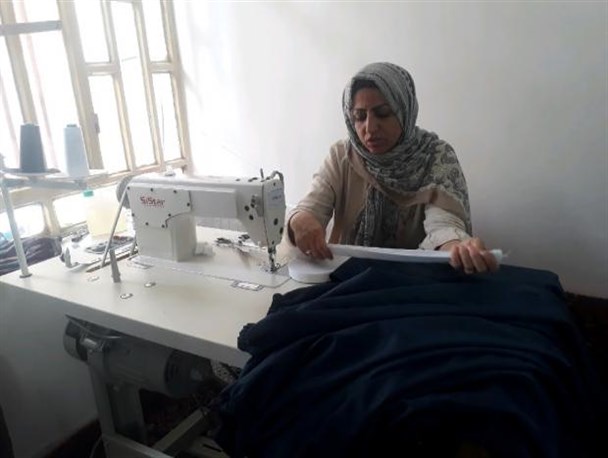 چرخ زندگی به همت مردانه بانوان کارآفرین می‌چرخد/ 40 زن بی‌سرپرست نان‌آور خانه شدند