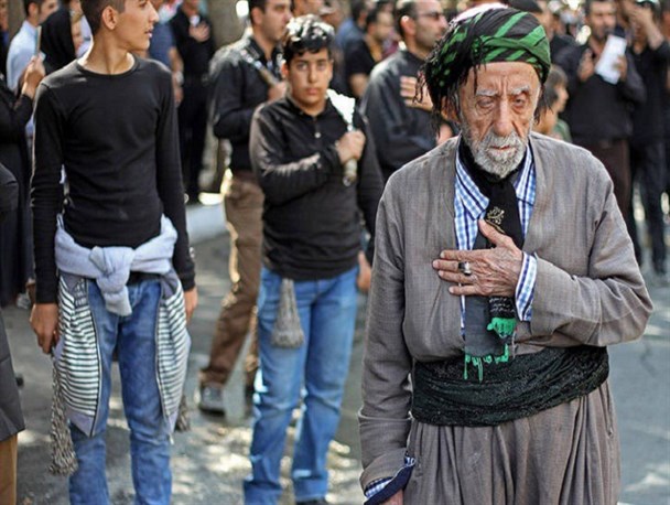 از برگزاری آیین طشت گذاری تا پخت و توزیع نذورات/ اهل سنت پا به پای شیعیان در شهادت فرزند رسول خدا به سوگ می‌نشینند