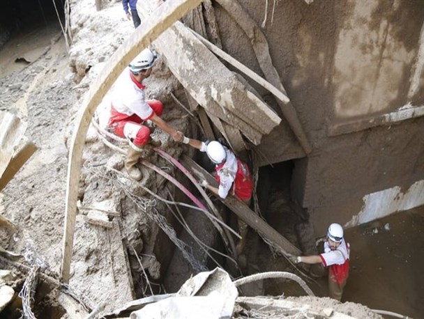 سیل جان ۶ یزدی را گرفت