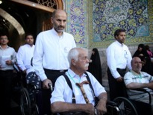 تشرف ۵۵۰ سالمند مددجوی کمیته امداد امام خمینی(ره) به حرم رضوی