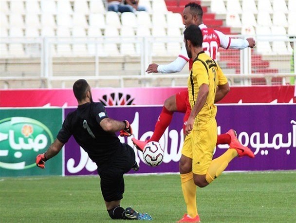 دیدار تیم های تراکتورسازی تبریز و نفت مسجدسلیمان +تصاویر