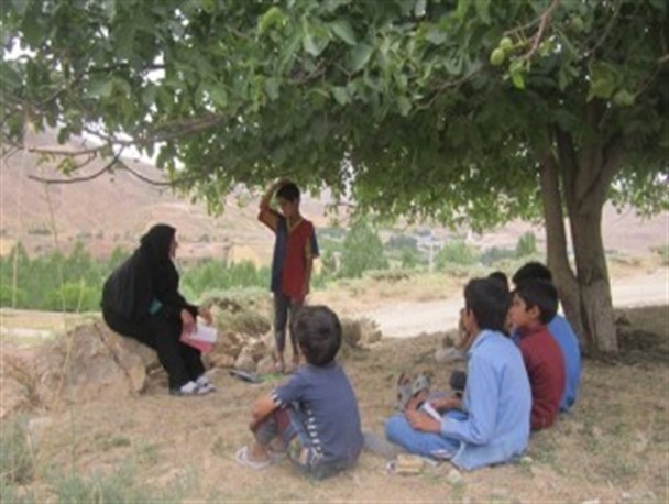 آموزش صحیح خوانی نماز در بین فرزندان عشایر صمصامی