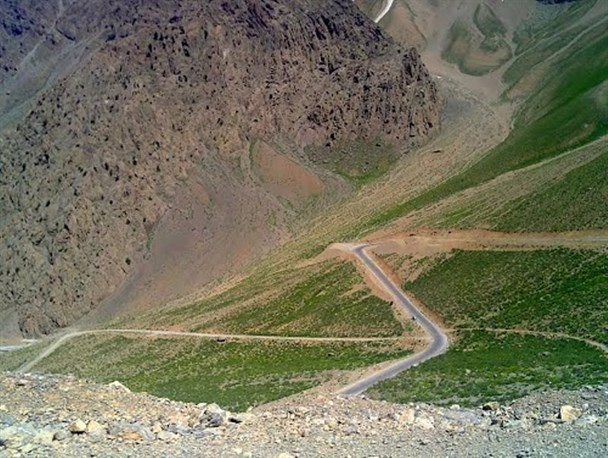 نصب 600 تابلوی علایم رانندگی در جاده مواصلاتی سی سخت به پادنا