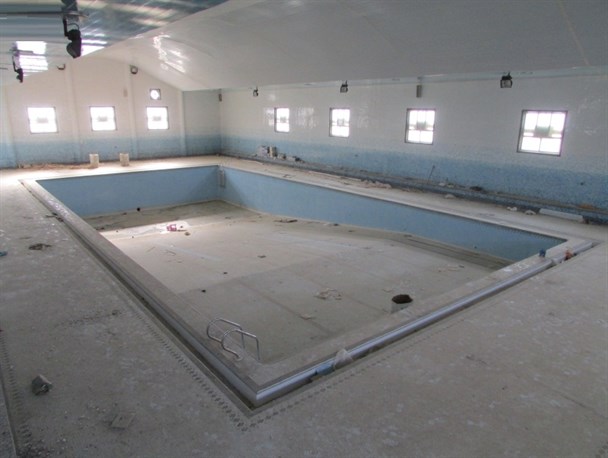 پروژه استخر اندیمشک سالهاست آروزی افتتاح دارد