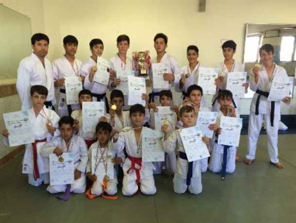 کانون شهید فهمیده قیدار قهرمان مسابقات کاراته کشور شد+تصویر