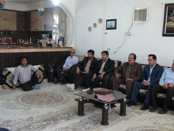 ادای احترام به مقام شامخ شهدای دولت در گیلانغرب+ تصاویر