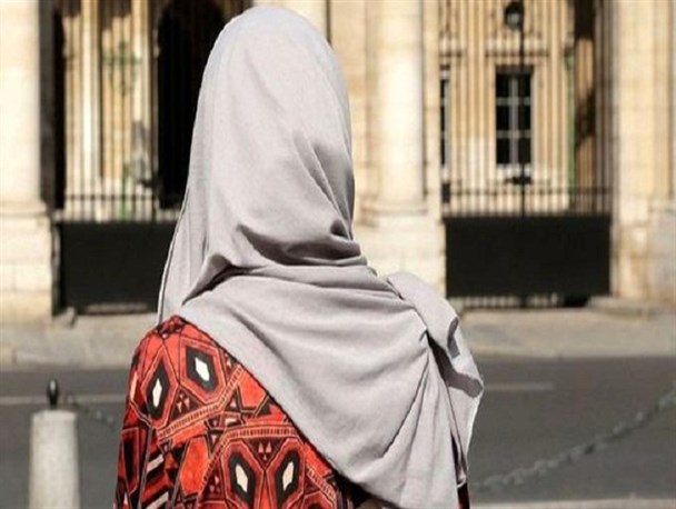 پاریسی‌ها به مسلمانان توهین می‌کنند