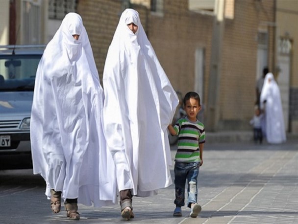 چادر سفیدان ورزنه انگشت شمار شده اند/ نشاط از شرق اصفهان با خشکی زاینده رود رخت بربست