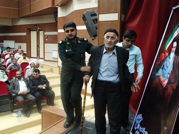 مراسم تکریم ومعارفه فرمانده ی ناحیه مقاومت بسیج سپاه فراشبند+تصاویر