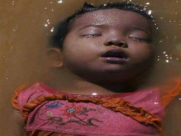 قتل عام هزاران مسلمانان روهینگی با ساطور و قمه + تصاویر و ویدئو