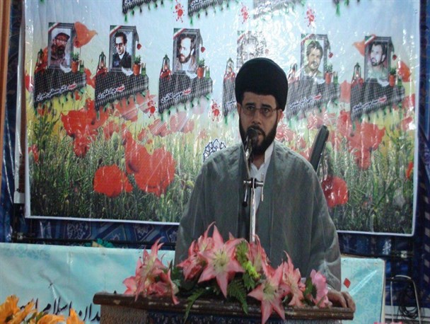 دولتمردانی که امروز به منصب رسیده اند باید مدیون جانفشانی های شهدا باشند