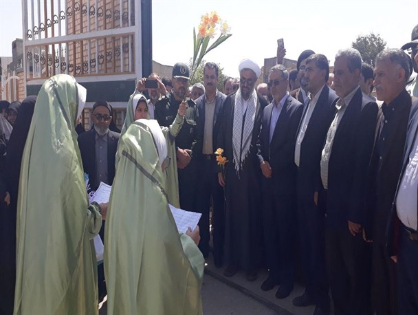 استقبال شهروندان "بهار" از امام جمعه جدید شهرستان