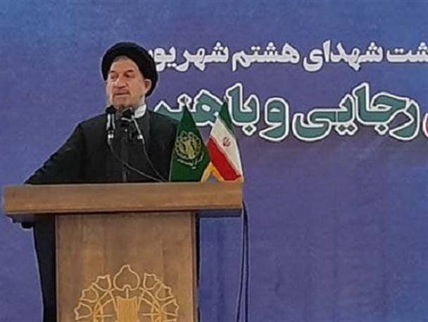 دلار ۴۲۰۰ تصمیم غلطی بود که به اندازه ۱۰ سال پرونده برای قوه قضائیه ایجاد کرد/ یک سوم بودجه فعلی در کشور کسری بودجه است