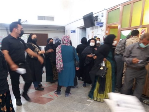 کمبود پزشک متخصص و صف بیماران در دروازه تاریخی کهگیلویه وبویراحمد+تصاویر